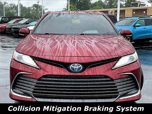 Ruby Flare Pearl 2022 Toyota Camry Hybrid XLE
