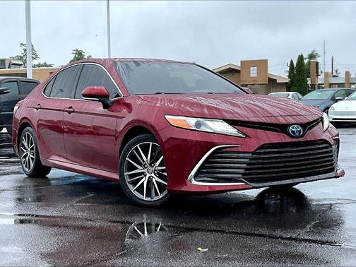 Ruby Flare Pearl 2022 Toyota Camry Hybrid XLE