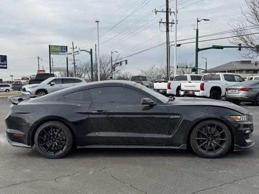 2017 Ford Shelby GT350 Base