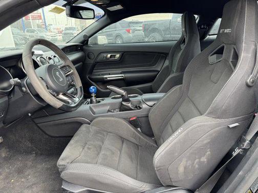 2017 Ford Shelby GT350 Base