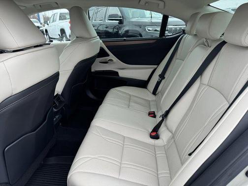 2025 Lexus ES 350 Ultra Luxury