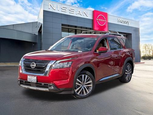 2022 Nissan Pathfinder Platinum