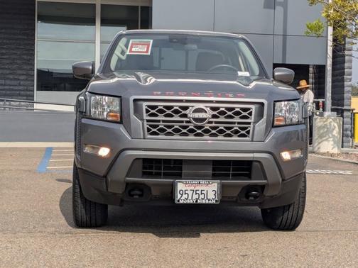 2022 Nissan Frontier SV