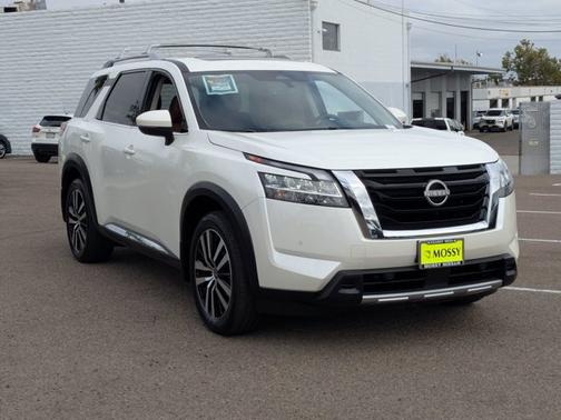 2024 Nissan Pathfinder Platinum