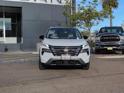 2025 Nissan Rogue SL