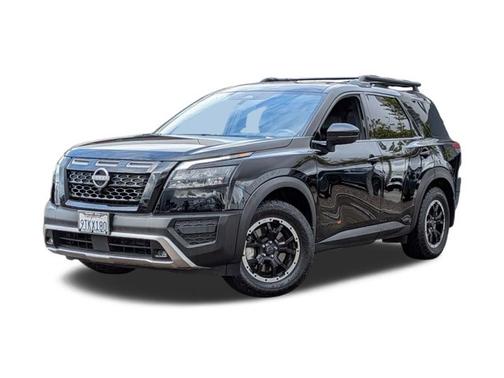 Black 2025 Nissan Pathfinder Rock Creek