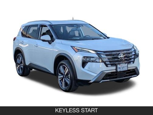 Pearl 2025 Nissan Rogue SL
