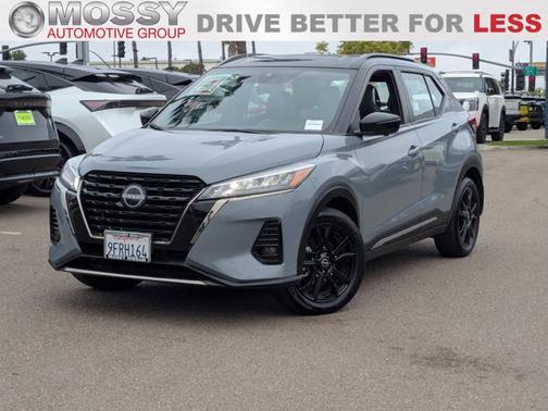 2023 Nissan Kicks SR