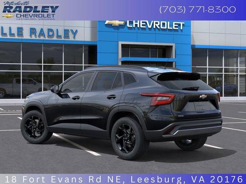 Mosaic Black Metallic 2026 Chevrolet Trax LT