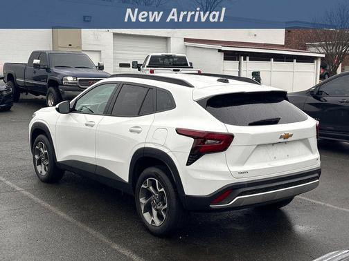 2025 Chevrolet Trax LT