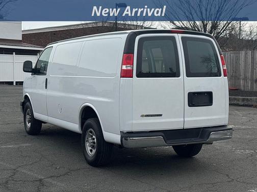 2024 Chevrolet Express 2500 RWD 2500 Regular Wheelbase WT
