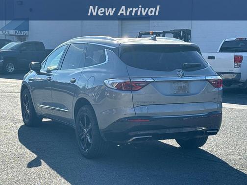 2023 Buick Enclave Essence AWD