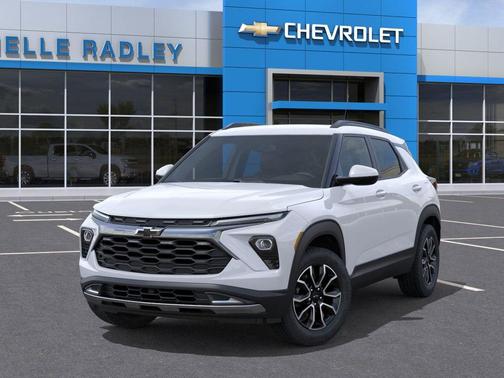 Iridescent Pearl Tricoat 2026 Chevrolet Trailblazer ACTIV