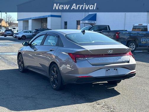 2023 Hyundai ELANTRA HEV Blue