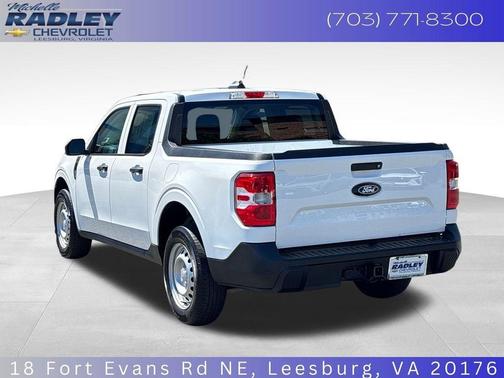 Oxford White 2025 Ford Maverick XL