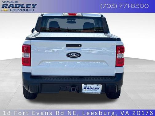 Oxford White 2025 Ford Maverick XL