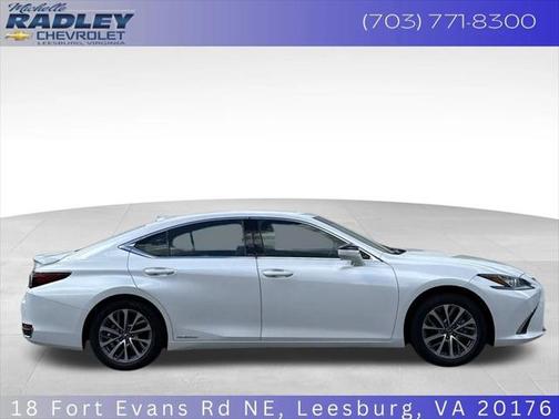 2022 Lexus ES 300h Base