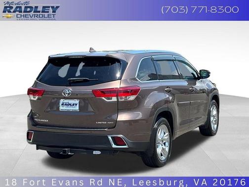 Walnut 2019 Toyota Highlander Limited