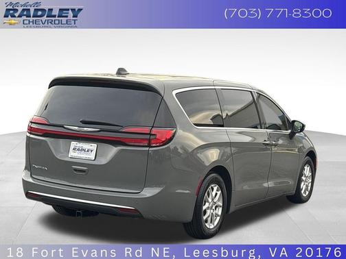 2023 Chrysler Pacifica Touring L