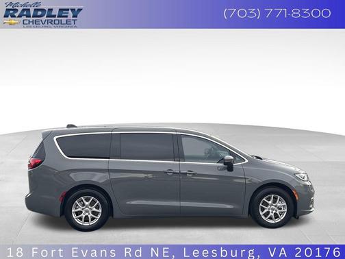 2023 Chrysler Pacifica Touring L