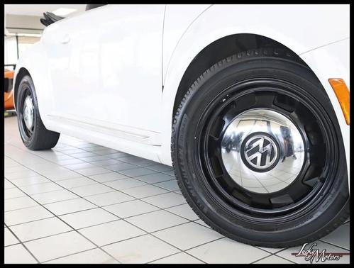 Candy White/Black Roof 2014 Volkswagen Beetle 2.5L