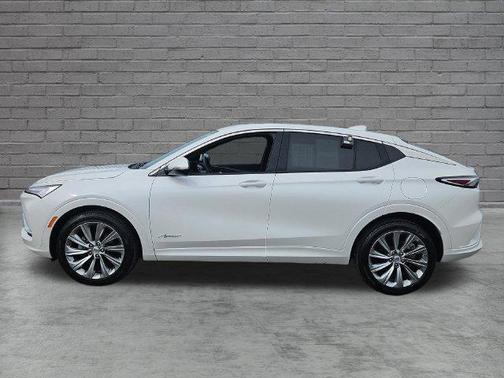 White Frost Tricoat 2024 Buick Envista Avenir FWD