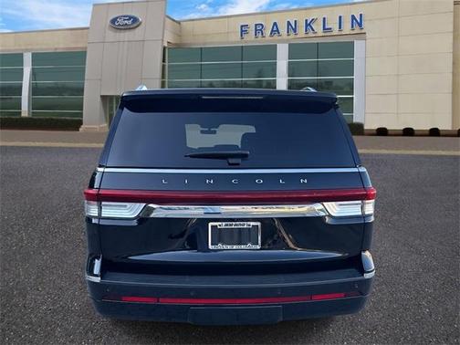2023 Lincoln Navigator Standard