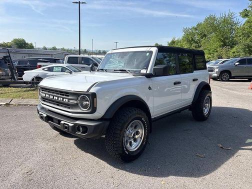Oxford White 2024 Ford Bronco Black Diamond