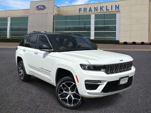 Bright White Clearcoat 2024 Jeep Grand Cherokee Summit