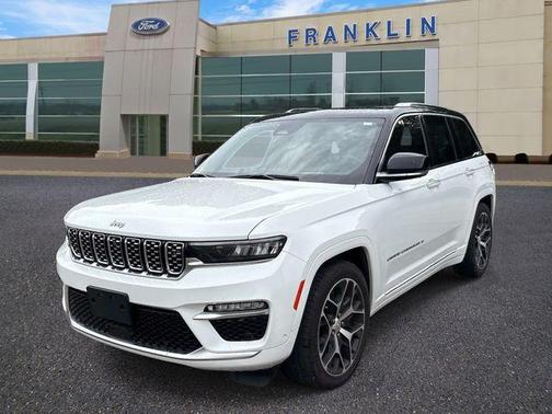 Bright White Clearcoat 2024 Jeep Grand Cherokee Summit
