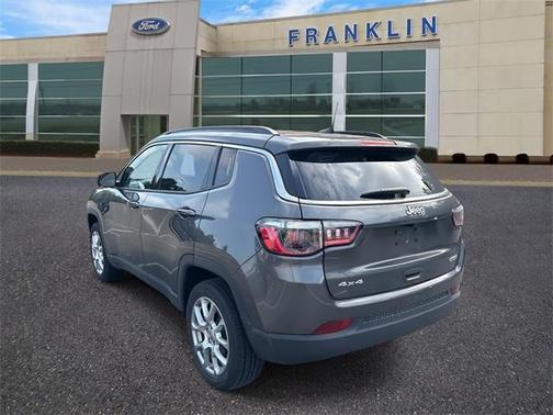 2022 Jeep Compass Latitude Lux