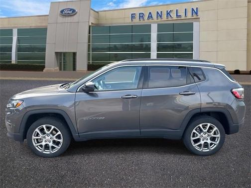2022 Jeep Compass Latitude Lux