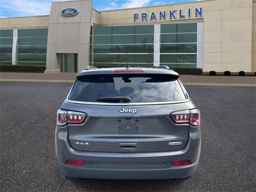 2022 Jeep Compass Latitude Lux