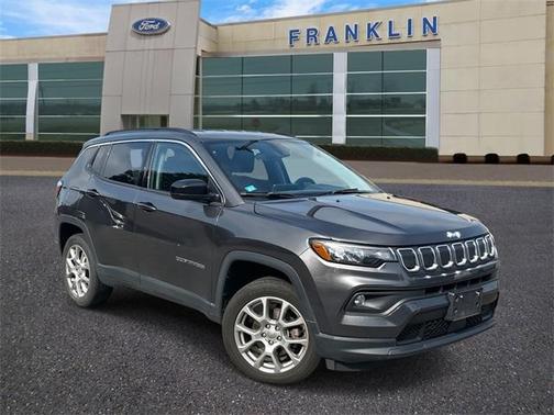 2022 Jeep Compass Latitude Lux