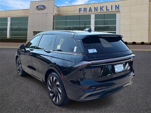 2025 Lincoln Nautilus Reserve