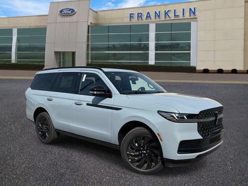 Gray Mist Metallic 2026 Lincoln Navigator Reserve