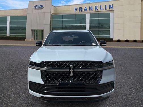 Gray Mist Metallic 2026 Lincoln Navigator Reserve