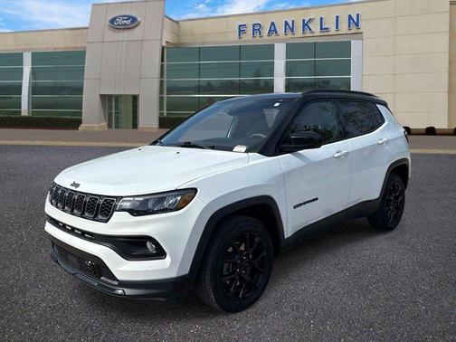 Bright White Clearcoat 2024 Jeep Compass Latitude