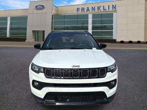 Bright White Clearcoat 2024 Jeep Compass Latitude