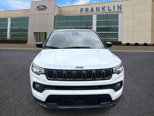Bright White Clearcoat 2024 Jeep Compass Latitude