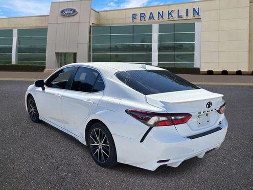 Ice 2023 Toyota Camry SE