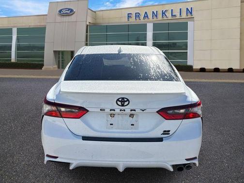 Ice 2023 Toyota Camry SE