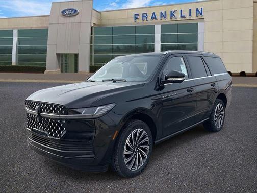 Infinite Black Metallic 2026 Lincoln Navigator Black Label