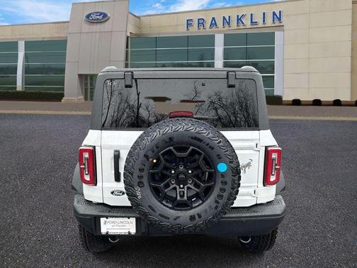 Oxford White 2026 Ford Bronco Badlands