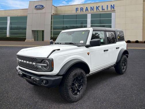Oxford White 2026 Ford Bronco Badlands