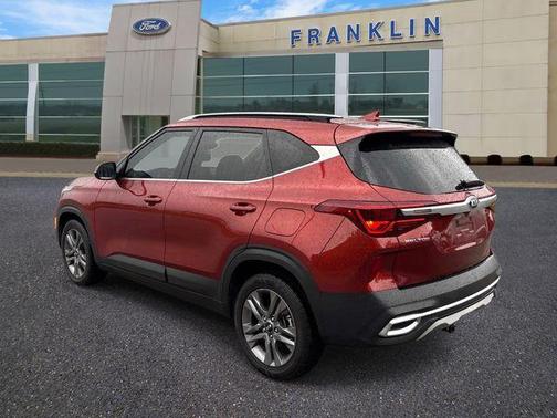Orange 2021 Kia Seltos S