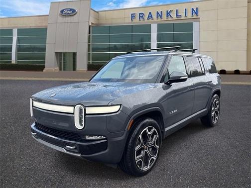 2024 Rivian R1S Adventure