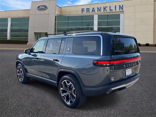 2024 Rivian R1S Adventure