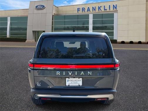 2024 Rivian R1S Adventure