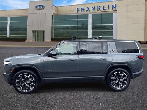2024 Rivian R1S Adventure